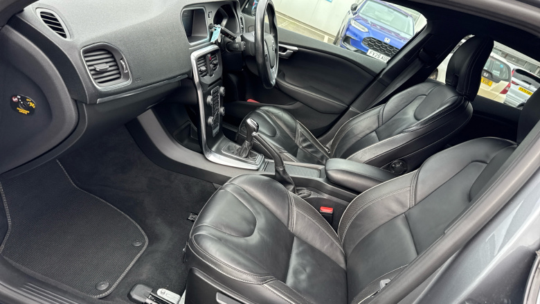 Volvo V40 T2 [122] R DESIGN Edition 5dr Petrol Hatchback